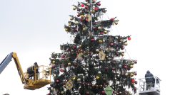Zdobení vánočního stromu na Staroměstském náměstí