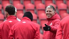 Slávističtí fotbalisté a trenér Jaroslav Šilhavý při tréninku před zápasem s Astanou