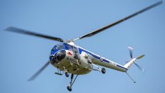 Letová ukázka vrtulníku Bristol 171 Sycamore, jediného letuschopného exempláře na světě