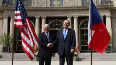 Americký velvyslanec Stephen King s prezidentem Milošem Zemanem