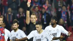 Nicolae Stanciu dostal v po dlouhém přezkoumávání červenou kartu. Sparta tak přišla nejen o neporazitelnost, ale také o klíčového rumunského záložníka
