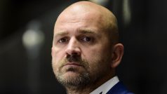 Trenér Miloš Holaň skončil na střídačce hokejistů extraligových Pardubic