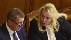 Ministryně Klára Dostálová (za ANO) v rozhovoru s premiérem a šéfem hnutí ANO Andrejem Babišem