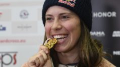 Eva Samková po příletu z Park City se zlatou medailí