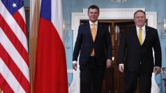 Český ministr zahraničí Tomáš Petříček v pátek během jednání se šéfem americké diplomacie Mikem Pompeem odmítl cla na evropské automobily