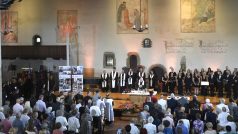 Bohoslužba v pražské Betlémské kapli v sobotu připomněla 604. výročí upálení českého církevního reformátora Jana Husa.