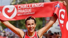 Závod žen ve středním triatlonu Challenge Prague vyhrála Radka Kahlefeldt - Vodičková