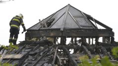 Někdejší Krejčířovu vilu zachvátil požár. Předběžná škoda je zhruba pět milionů korun