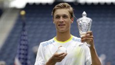 Vítěz singlového juniorského turnaje US Open Jonáš Forejtek