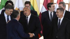 Zleva vpředu předsedové vlád Chorvatska, Maďarska, Bulharska a České republiky se zúčastnili 5. listopadu 2019 na Pražském hradě summitu skupiny Přátel koheze, zástupců 16 členských států EU.