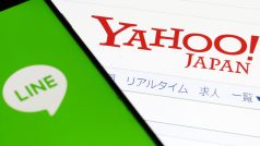 Internetové firmy Line a Yahoo Japan se spojí, aby lépe konkurovaly zahraničním rivalům Google a Amazon.