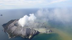 Výbuch sopky na White Island u Nového Zélandu