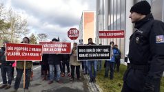 Odpůrci protestovali proti premiéru Babišovi během jeho návštěvy Zlína