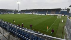 Prázdný stadion v Uherském Hradišti.