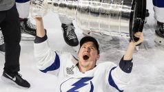 Ondřej Palát se raduje po zisku Stanley Cupu