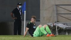 Zklamaní hráči FC Viktoria Plzeň po zápasu s Hapoel Beer Ševa