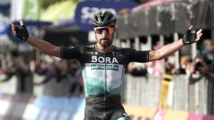 Peter Sagan slaví své první vítězství na Giru d&#039;Italia