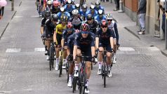 Cyklisté na 2. etapě Giro d&#039;Italia