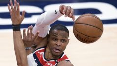 Basketbalisté Russel Westbrook (Washington Wizards) a Brodric Thomas (Cleveland Cavaliers)