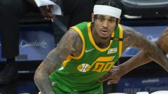 Basketbalista Utahu Jordan Clarkson a Jahmi&#039;us Ramsey ze Sacramenta