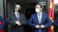 Rakouský ministr zahraničí Alexander Schallenberg druhý zleva, slovinský protějšek Anze Logar vlevo. Úplně vpravo na fotografii Jakub Kulhánek a vedle něj jeho protějšek Bujar Osmani ze Skopje.