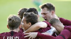 Sparťané slaví gól proti Bohemians.
