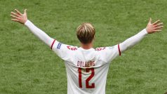 Kasper Dolberg slaví gól proti Walesu.