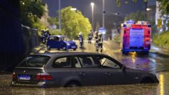Kvůli bouřkám se ve Stuttgartu zaplavily ulice i tunely