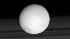 Enceladus, měsíc Saturnu