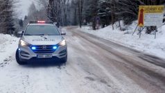 Policie na Šerlichu pod hřebenem Orlických hor.