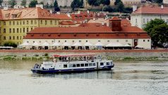 Loď, Vltava, lodní doprava na Vltavě, Praha, Pražský hrad