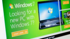 Každý třetí počítač na světě v současnosti funguje na operačním systému Windows 7. Jenže Microsoft už zhruba za půl roku stáhne tento systém z trhu