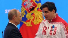 Albertu Demčenkovi blahopřál ke dvěma stříbrům ze Soči i Vladimir Putin. Sáňkař teď o oba cenné kovy přišel
