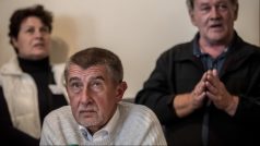 Slovenský Ůstavní soud zrušil pravomocné rozhodnutí, že šéf hnutí ANO Andrej Babiš je v archivních svazcích StB veden jako její agent neoprávněně.