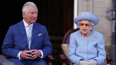Královna Alžběta a Charles
