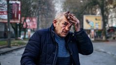 Při ruském ostřelování Chersonu byly podle Kyjeva zraněny desítky lidí
