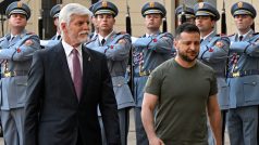 Volodymyra Zelenského přivítal prezident Petr pavel s nastoupenou hradní stráží