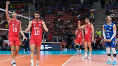 Srbští volejbalisté se radují z výhry nad Českem
