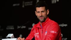 Novak Djoković na tiskové konferenci k Davis Cupu