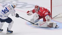 Hokejisté mistrovského Třince vstoupili do nového ročníku extraligy v předehrávce 1. kola porážkou na ledě Plzně 1:3