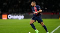 Francouzský fotbalista Kylian Mbappé povede tým PSG proti Barceloně v úvodním čtvrtfinále Ligy mistrů