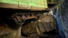Vykolejený vlak způsobil milionové škody