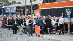 Expres TGV vyjednala na několik dní Správa železnic. Jeho zapůjčení stálo přes devět milionů korun