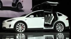 SUV Tesla X