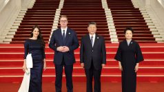 Srbský prezident Vučić a čínský prezident Si Ťin-pching s manželkami na fóru k projektu Hedvábné stezky