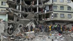 V tureckém městě Diyarbakir zničilo zemětřesení mnoho budov