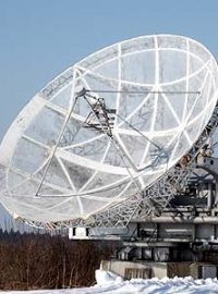 Velká vědecká satelitní anténa