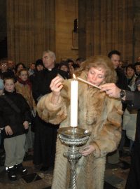Slavnostní rozsvícení Betlémského světla v Katedrále sv. Víta, Václava a Vojtěcha v Praze