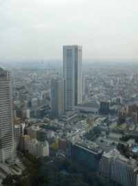 Výhled na Tokio z nejvyššího poschodí (schody tam ale nemají)