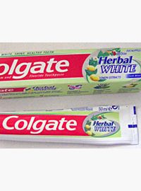 Zubní pasta Colgate Herbal White